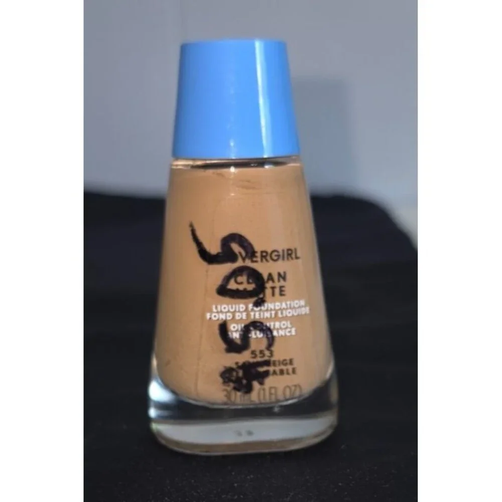 Covergirl Clean Liquid Foundation 553 Sand Beige - Original Discontinued NEW